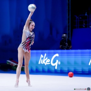 uzb 40556 ikromova takhmina sfe07771 copia simone ferraro ph